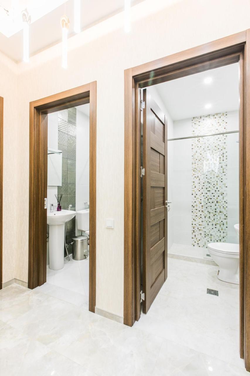 Sweet Home 6 Vip At Rustaveli Avenue Tbilisi Bagian luar foto