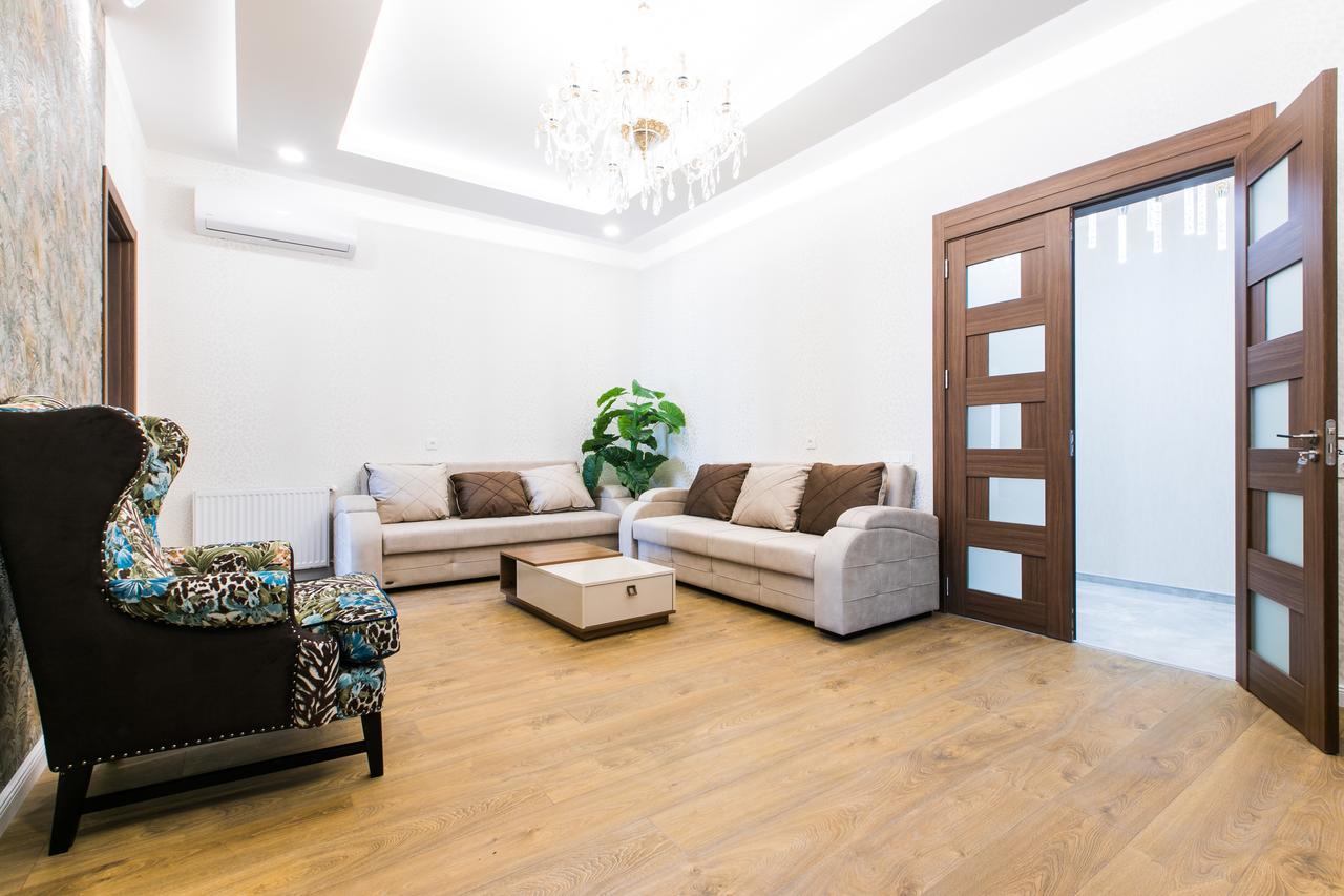 Sweet Home 6 Vip At Rustaveli Avenue Tbilisi Bagian luar foto