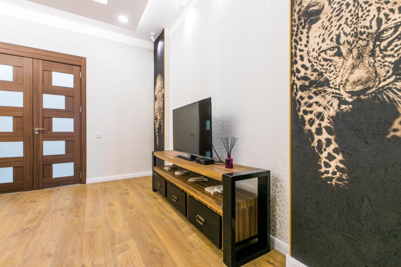 Sweet Home 6 Vip At Rustaveli Avenue Tbilisi Bagian luar foto