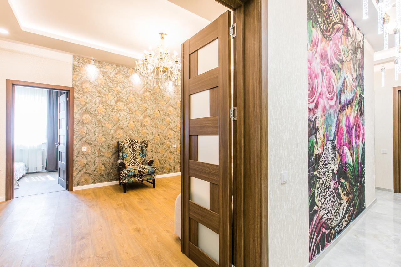 Sweet Home 6 Vip At Rustaveli Avenue Tbilisi Bagian luar foto